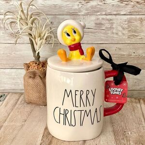 NWT Rae Dunn Glossy White Merry Cristmas Ceramic Tweety Santa Mug w/ topper Lid